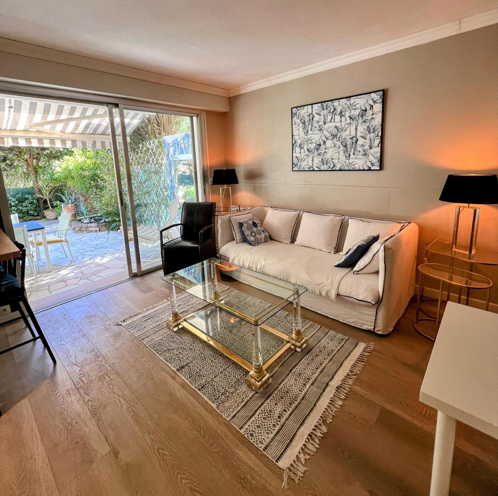 Superbe Appartement Avec Terrasse Jardin Et Parking Prive แซ็ง-ทรอเป ภายนอก รูปภาพ
