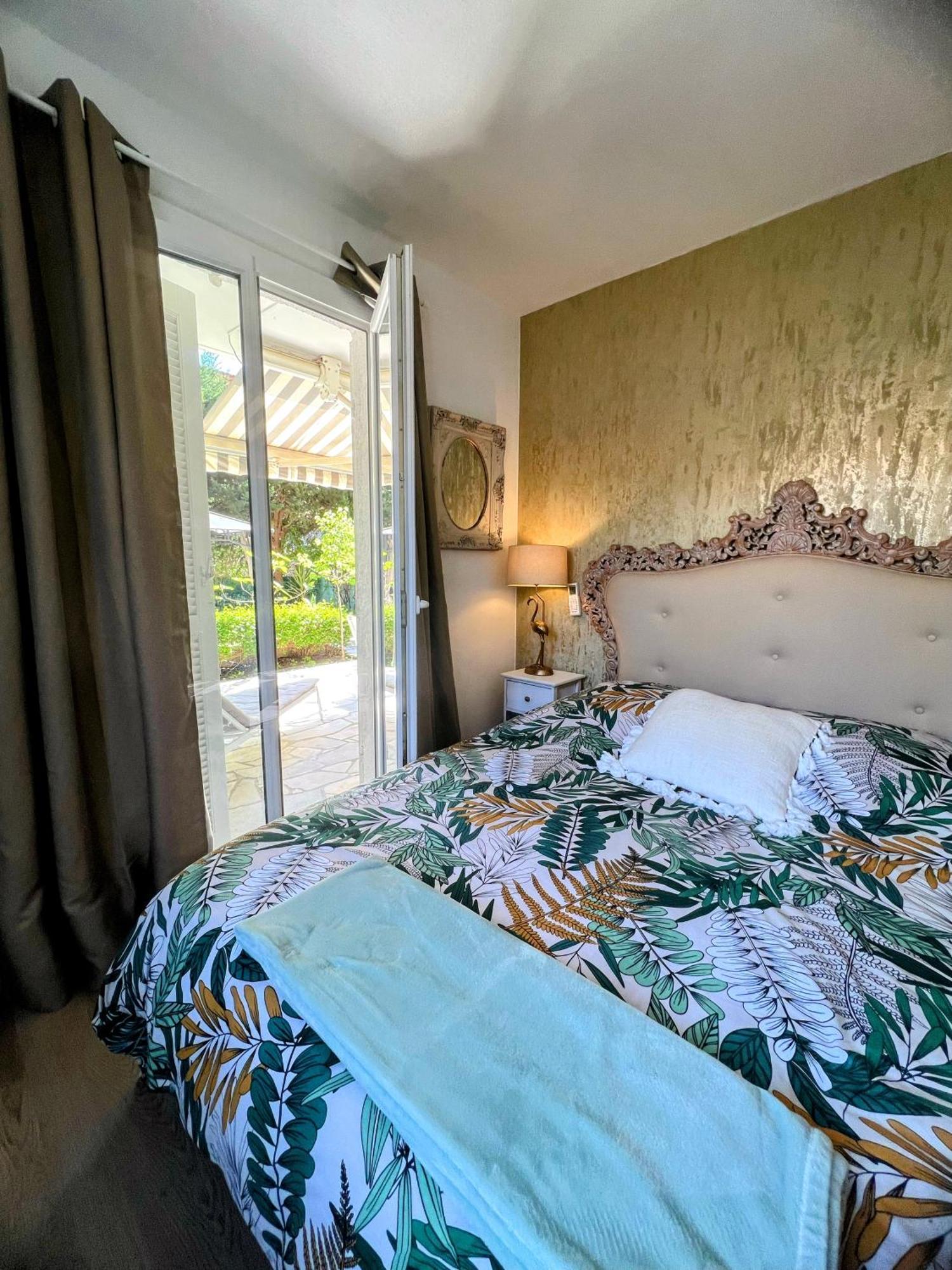 Superbe Appartement Avec Terrasse Jardin Et Parking Prive แซ็ง-ทรอเป ภายนอก รูปภาพ